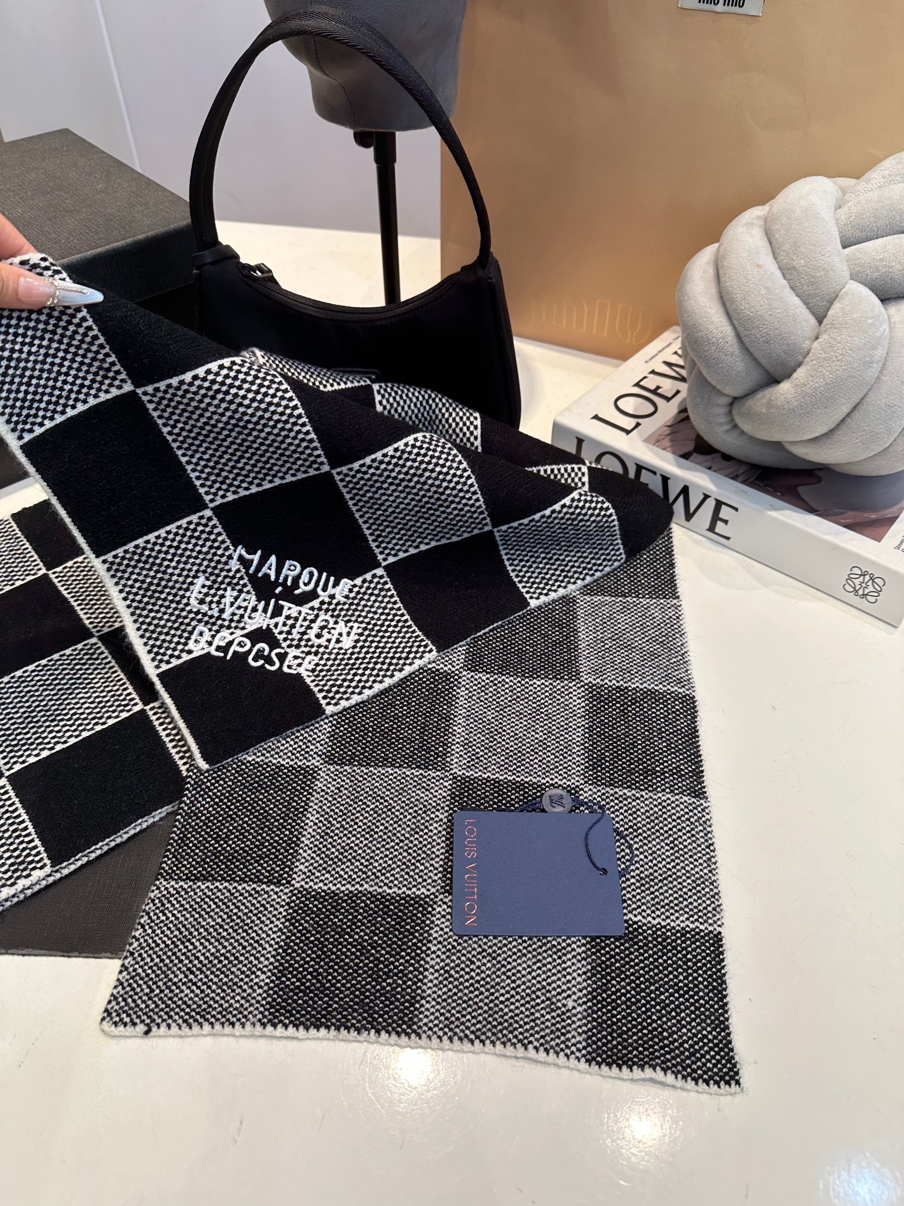 Louis Vuitton | Damier Knit Beanie & Scarf Set | Black & Grey