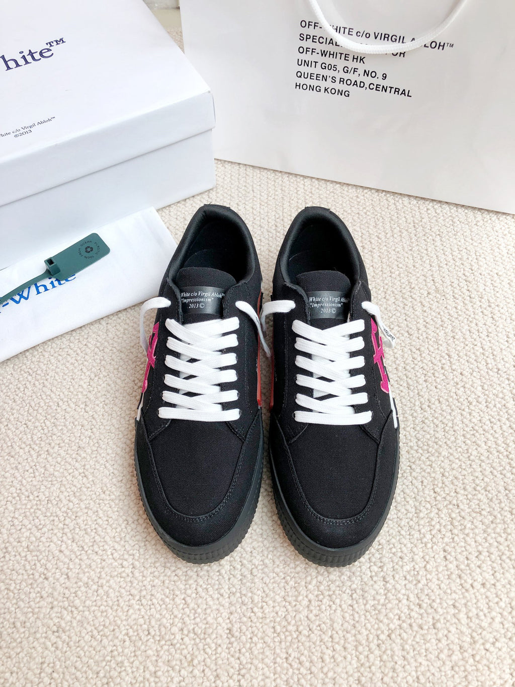 Off-White | Vulc Low Sneakers | Black Purple