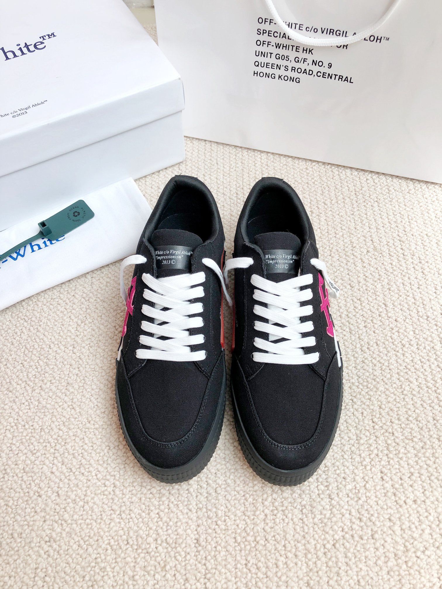 Off-White | Vulc Low Sneakers | Black Purple