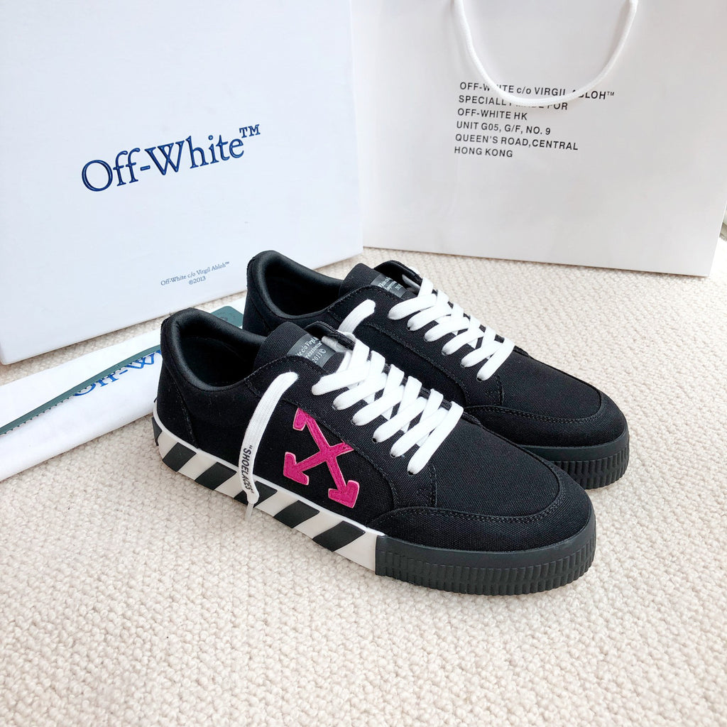 Off-White | Vulc Low Sneakers | Black Purple