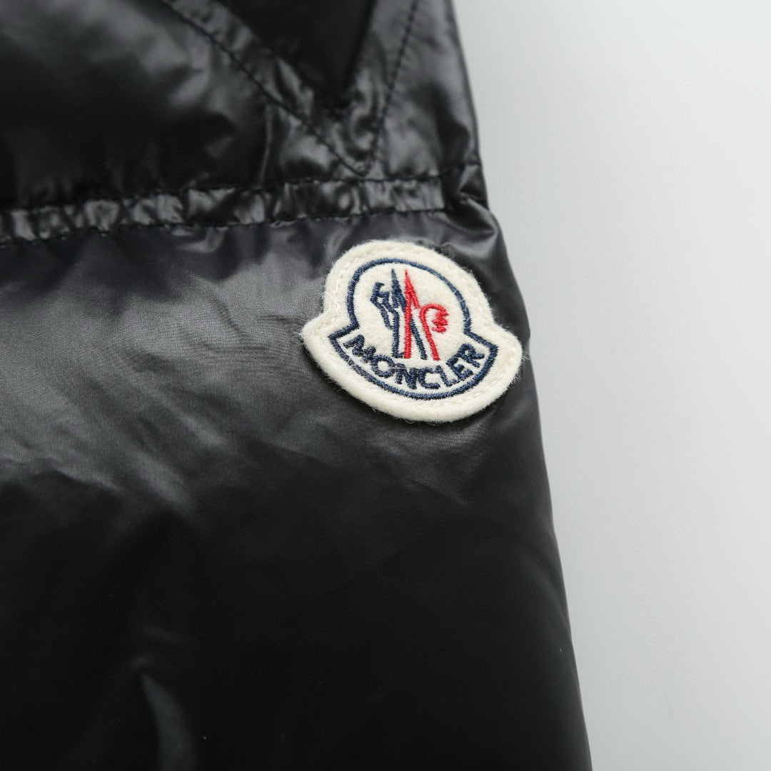 Moncler | Erea Square-Quilted Hooded Short Down Jacket | Black